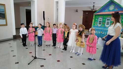 Балаларны берләштергән туган тел бәйрәме (фотолар)