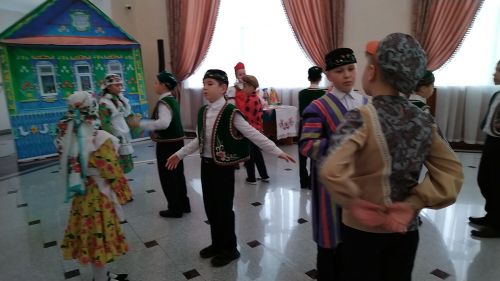 Балаларны берләштергән туган тел бәйрәме (фотолар)