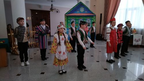 Балаларны берләштергән туган тел бәйрәме (фотолар)