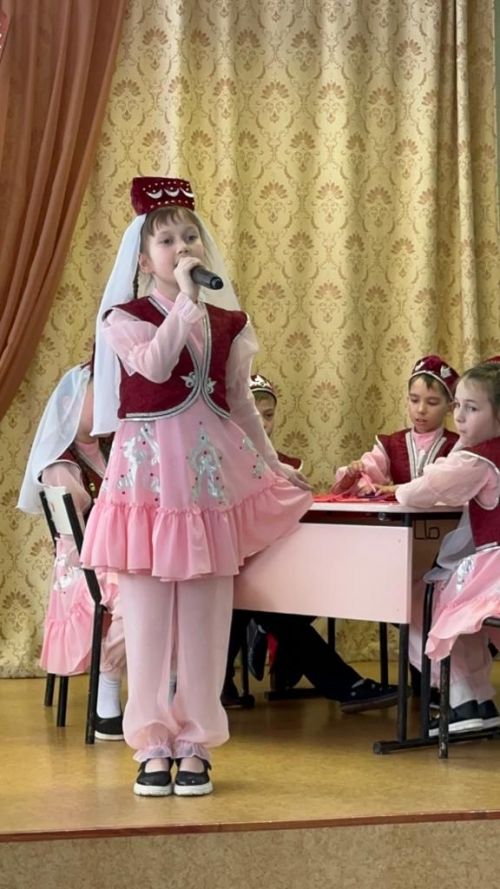 “Сәйләннәр” һәм “Энҗе бөртекләре» әдәби көрәштә ярышты (фотолар)