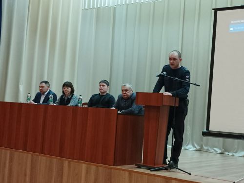 Лениногорскида микрорайон халкы автобус йөрмәүгә, тиешенчә урам утлары яктыртылмауга борчыла