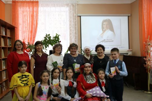 Людмила Аланлы: очрашудан күңелләргә кояш керде (+ фоторепортаж)