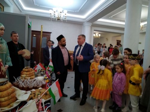 Лениногорскида Нәүрүз бәйрәмен төрле милләт халкы бердәм булып каршы алды (+фотолар)