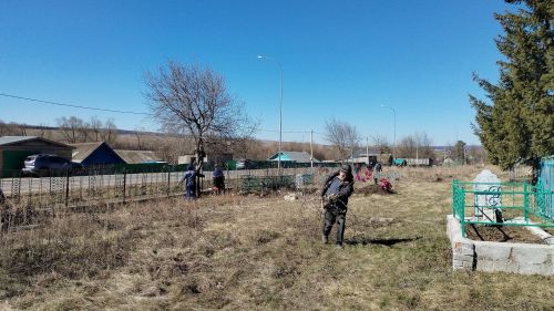 Керкәле зиратларында җыештыру - өмә үткәрделәр