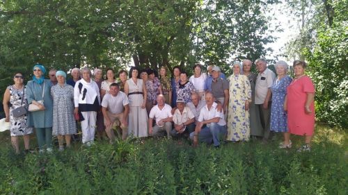 Зәй-Каратай мәктәбен 50 ел элек тәмамлаган сыйныфташлар очрашты