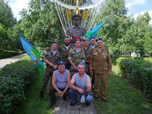 Лениногорскида Һава десанты гаскәрләре көненә митинг узды (+фотолар)
