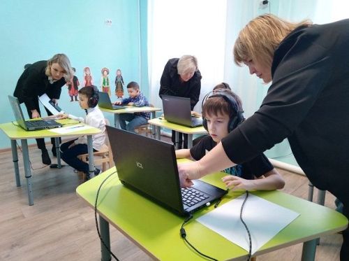 Балалар юл йөрү кагыйдәләрен белү буенча онлайн-олимпиадада катнашты (+фотолар)