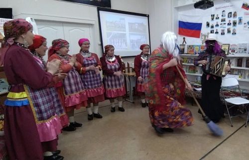 Лениногорск укучылары керәшен халкының йолалары белән танышты, шишәрәдән авыз итте (+фотолар)