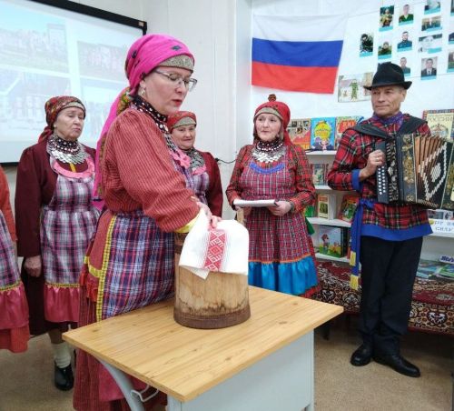 Лениногорск укучылары керәшен халкының йолалары белән танышты, шишәрәдән авыз итте (+фотолар)