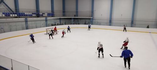 Боз сараенда үткән хоккей турнирында шәһәр башлыгы Кубогын кем алды? (+фотолар)