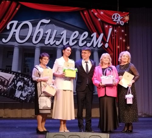 Лениногорск Мәдәният сараенда бәйрәм кичәсе узды (+бик күп фотолар)