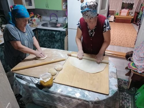 Сарабиккол авылы халкы махсус хәрби операциядәгеләргә гуманитар ярдәм әзерләүдә үзләреннән зур өлеш кертә (+фотолар)