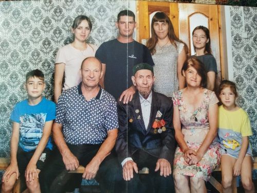 Гыйльмановлар гаиләсе: татлы җимешле  гаилә агачы