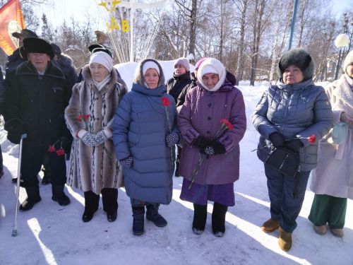 Лениногорскида Әфганстаннан Совет гаскәрләрен чыгаруга 35 ел тулу уңаеннан митинг үтте (+фотолар)