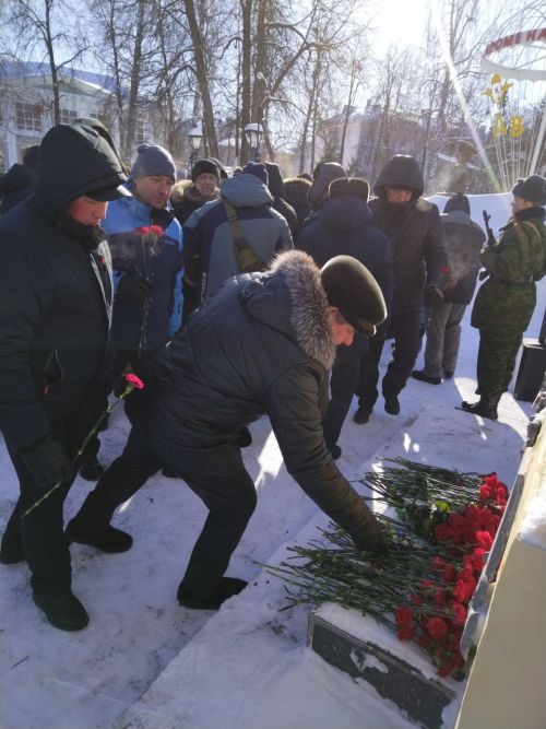 Лениногорскида Әфганстаннан Совет гаскәрләрен чыгаруга 35 ел тулу уңаеннан митинг үтте (+фотолар)
