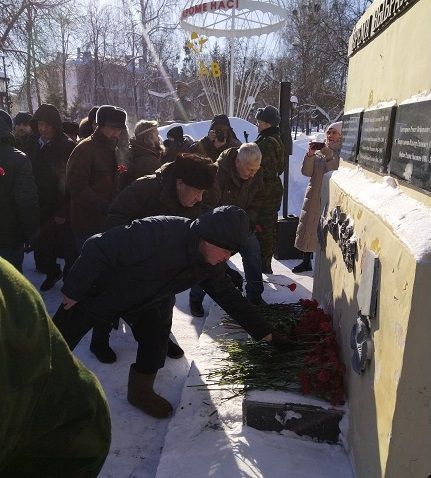 Лениногорскида Әфганстаннан Совет гаскәрләрен чыгаруга 35 ел тулу уңаеннан митинг үтте (+фотолар)