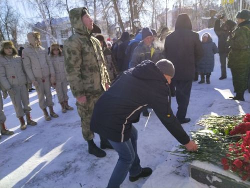 Лениногорскида Әфганстаннан Совет гаскәрләрен чыгаруга 35 ел тулу уңаеннан митинг үтте (+фотолар)