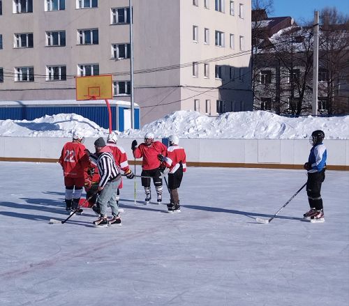 Лениногорскида авыл яшьләре хоккей уйнады (+фотолар)