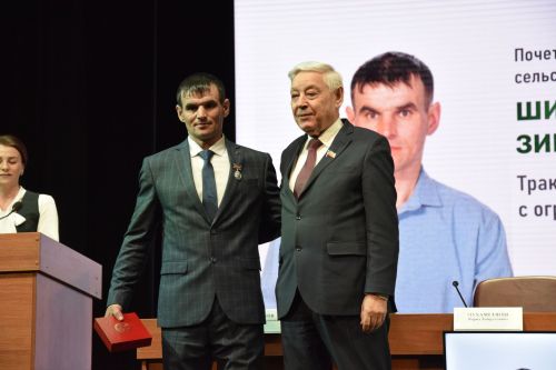 Райондашыбыз Зиннур Шириев мактаулы исемгә лаек булды