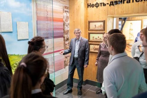 Нефть техникумы студентлары Нефть музеенда экскурсиядә булды (+фотолар)