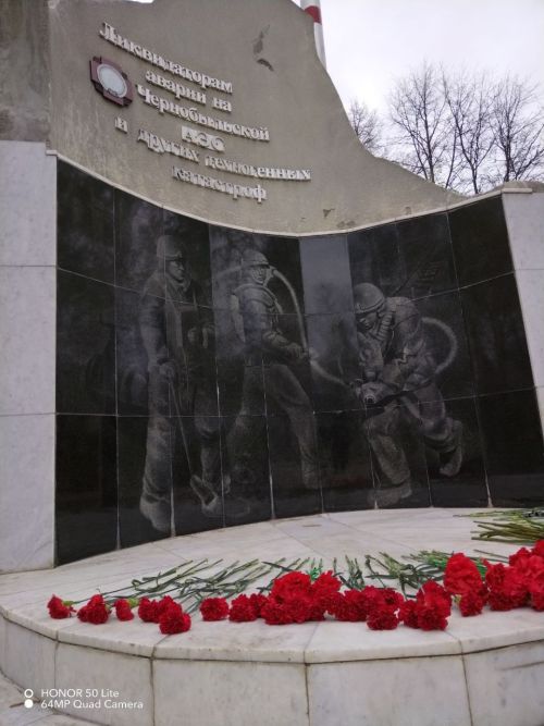 Лениногорскида Чернобыль вакыйгасына багышланган митинг узды (фотолар)