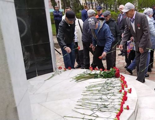 Лениногорскида Чернобыль вакыйгасына багышланган митинг узды (фотолар)