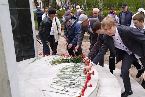 Лениногорскида Чернобыль вакыйгасына багышланган митинг узды (фотолар)
