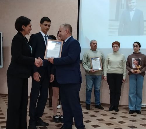 Лениногорскида Бөтенроссия, республика предмет олимпиадаларында җиңүче укучыларны котладылар (+ фотолар)
