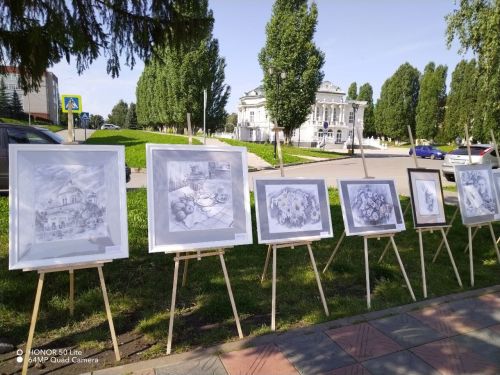 Лениногорскида пленэр кысаларында рәссамнар картиналар «җанландыра» (+фотолар)
