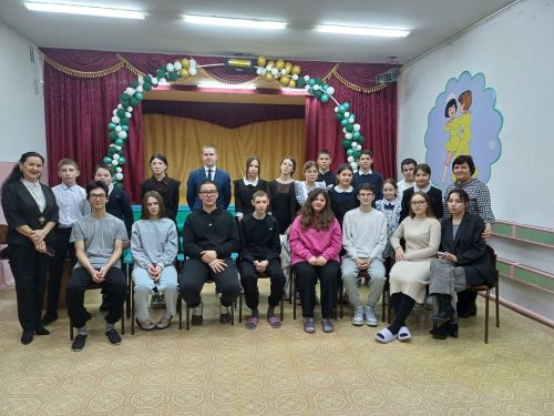 Түбән Чыршылы мәктәбе студентлар белән очрашу кичәсе уздырды