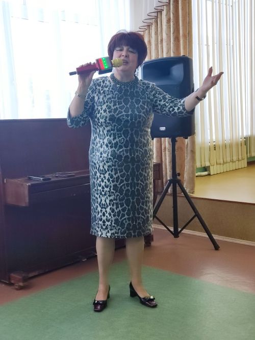 «Чишмә» әдәби берләшмәсе җыелышына Татарстан Язучылар берлегенең Әлмәт бүлеге җитәкчесе Равил Сабыр килде