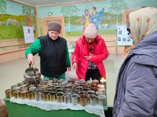 Урдалылар окоп шәмнәре ясады