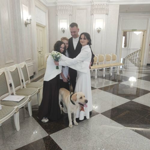 Лениногорск ЗАГС бүлегендә язылышу өчен кияү һәм кәләш Киров өлкәсеннән килделәр