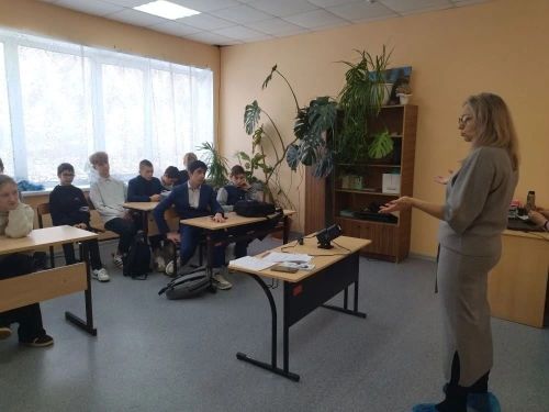 Ивановка мәктәбе укучыларына игътибарлы сатып алучы булырга өйрәтү дәресе узды