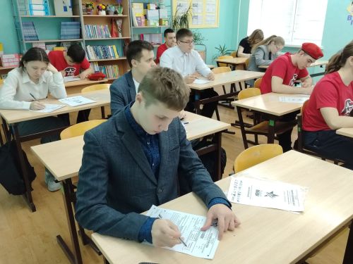Лениногорскилылар «Җиңү диктанты» акциясенә кушылды