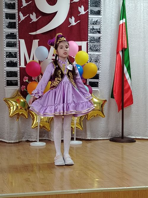 Шәһәребезнең 6нчы мәктәбендә беренче сыйныф кызлары арасында «Татар кызы» бәйгесе үткәрелде (+ фотолар)