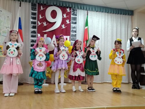 Шәһәребезнең 6нчы мәктәбендә беренче сыйныф кызлары арасында «Татар кызы» бәйгесе үткәрелде (+ фотолар)