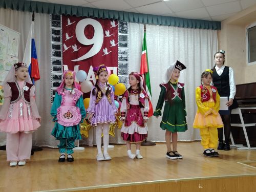 Шәһәребезнең 6нчы мәктәбендә беренче сыйныф кызлары арасында «Татар кызы» бәйгесе үткәрелде (+ фотолар)