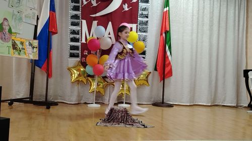 Шәһәребезнең 6нчы мәктәбендә беренче сыйныф кызлары арасында «Татар кызы» бәйгесе үткәрелде (+ фотолар)
