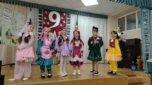 Шәһәребезнең 6нчы мәктәбендә беренче сыйныф кызлары арасында «Татар кызы» бәйгесе үткәрелде (+ фотолар)