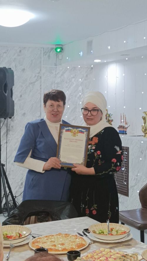 Лениногорскиның «С любовью и молитвами» төркеме волонтерларына Рәхмәт хатлары тапшырылды