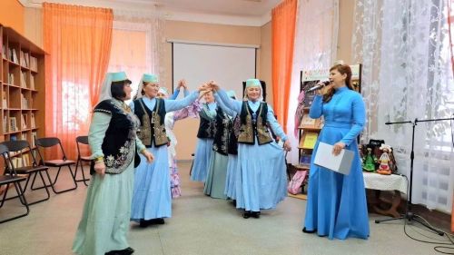 Зәй-Каратай авылының «Рәйхан» ансамбле Үзәк китапханәдә кышкы озын кичне ямьләндерде