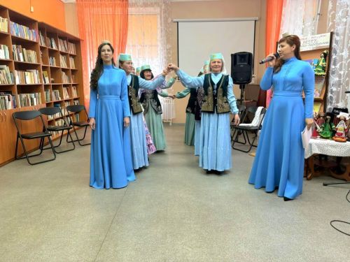 Зәй-Каратай авылының «Рәйхан» ансамбле Үзәк китапханәдә кышкы озын кичне ямьләндерде