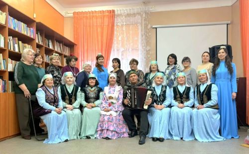 Зәй-Каратай авылының «Рәйхан» ансамбле Үзәк китапханәдә кышкы озын кичне ямьләндерде