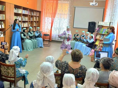 Зәй-Каратай авылының «Рәйхан» ансамбле Үзәк китапханәдә кышкы озын кичне ямьләндерде