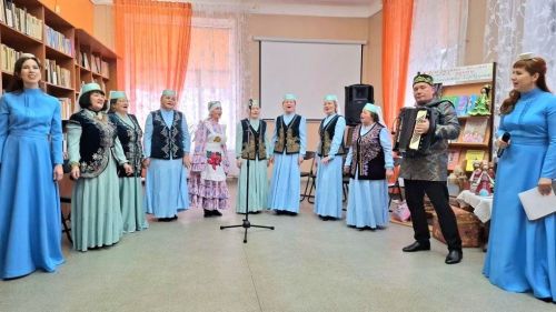 Зәй-Каратай авылының «Рәйхан» ансамбле Үзәк китапханәдә кышкы озын кичне ямьләндерде