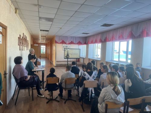Иске Иштирәк мәктәбендә «Тере классика» конкурсының мәктәп этабы җиңүчеләре билгеле булды