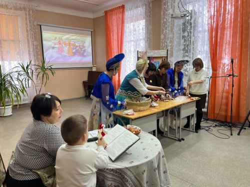 Лениногорскиның Г.Тукай исемендәге үзәк китапханәсендә  Халыклар бердәмлеге елын ачтылар