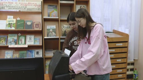 Лениногорскида мәктәп укучылары нәшрият юнәлеше буенча мастер-класста белемнәрен үстерделәр
