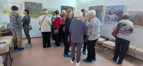 Лениногорскиның олы яшьтәгеләре рәссам Олег Кульпинның күргәзмәсендә булдылар